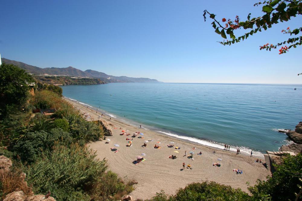 Modern Apartment Stunning Sea Views And Pool Nerja Esterno foto