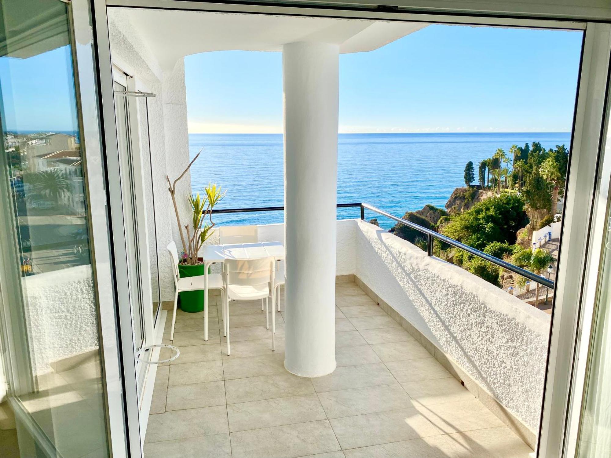 Modern Apartment Stunning Sea Views And Pool Nerja Esterno foto